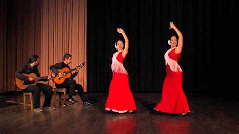  Entre Dos Aguas, Een Intens Dramatisch Dansnummer Met Flamenco Zwoele Emoties